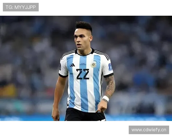 劳塔罗巅峰赛季解析:持续进球输出背后的战术支撑 劳塔罗巅峰赛季解析:持续进球输出背后的战术支撑