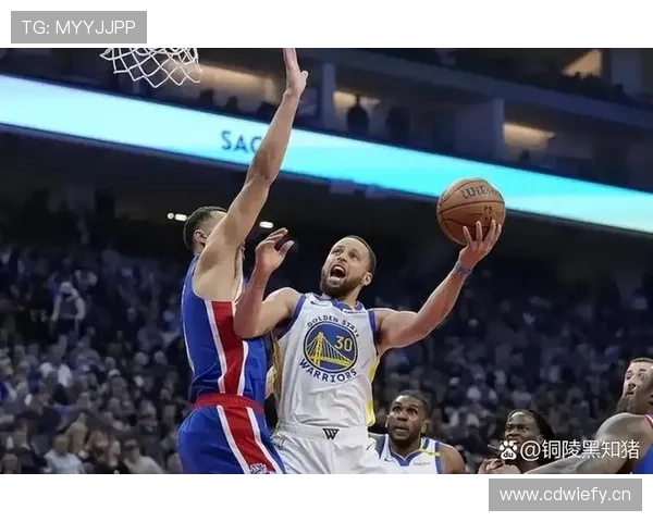 库里高效三分命中率提升，挡拆拉开空间助勇士稳定输出